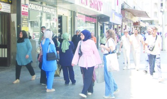 Kredi kartı ile kredi borcu  endişe verici boyutlara ulaştı