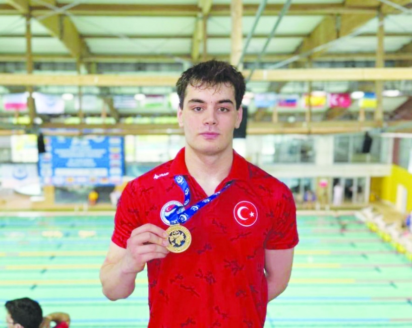 400 metre çift palet disiplininde Avrupa Şampiyonu oldu