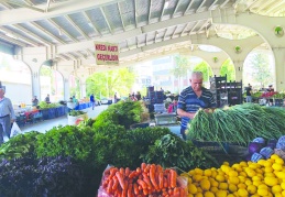 İnsanlarda nakit olmayınca  pazarda da kartlı dönem başladı