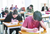 Yüzbinlerce genç eğitim  sisteminin dışına itildi