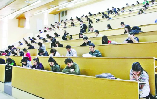 Lisans mezunlarının yarısı alanında iş bulamıyor