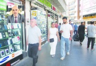 Toplum, enflasyon yüzünden  her ay biraz daha yoksullaşıyor