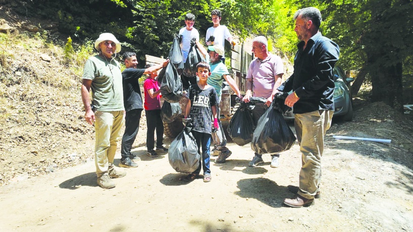 Gittiğimiz yeri çöplüğe çeviriyoruz