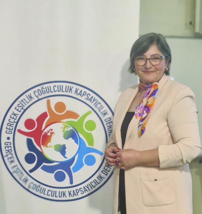 Güvenin yeniden tesisi, adil bir eğitim sistemi  ve liyakate dayalı bir kamu düzeniyle mümkün