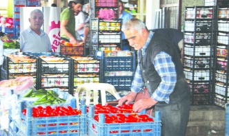 Üretim ve hayvancılık yok, fabrikaların kapısına kilit vuruyor, esnaf kepenk kapatıyor