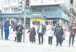 Yaşlı nüfusu arttı, çocuk nüfusu düştü