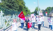 Sefalete ve yoksulluğa itiliyoruz
