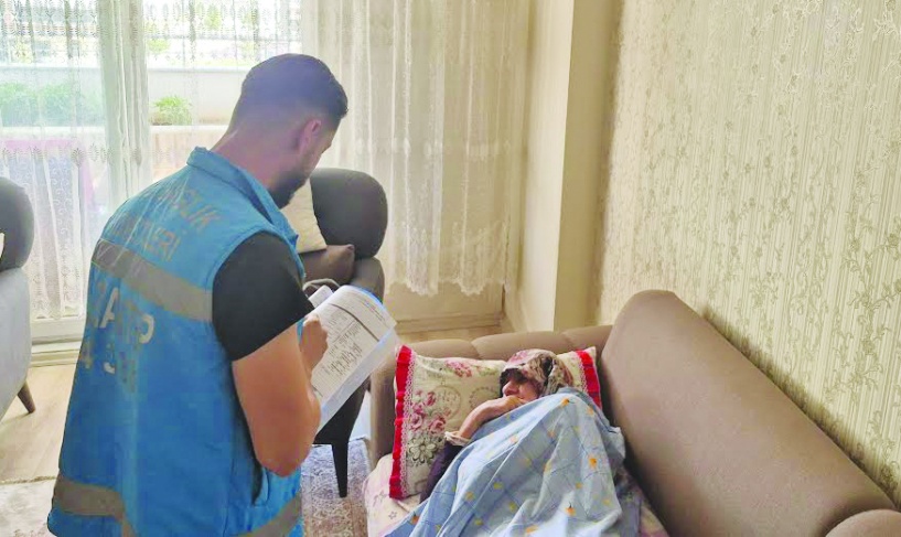 Hastalar evde ziyaret edilerek hizmet veriliyor