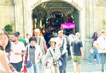Türkiye’ye gelen turist sayısı düştü