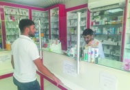 Hastalar, eczane eczane ilaç arıyor