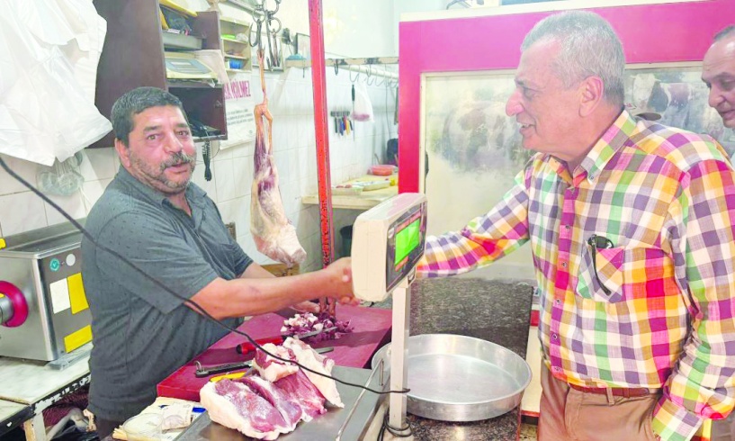 Vatandaş kasabın önünden geçemiyor