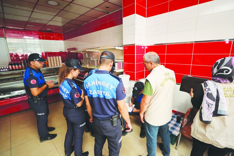 Taze et gizli bölmeden  dışarı gidiyor bozuk geliyor