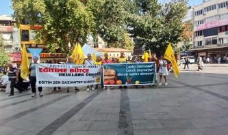 Ekonomik kriz, enflasyon ve hayat  pahalılığı eğitim giderlerini katladı