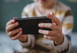 Sosyal medyanın 13 yaşından küçük  çocuklara yasaklanması gündemde