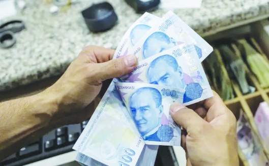 Tasarruf, gelirin artan kısmıyla yapılır, boş cüzdana tasarruf yaptırılamaz!