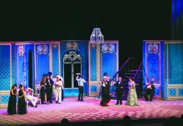 “Dracula Bir Dehşet Komedisi” sahnelendi