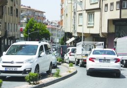 Trafiğe kayıtlı araç sayısı  son bir ayda 3 bin 473 arttı