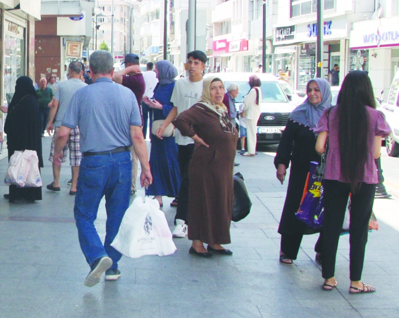 Vatandaş, artık sağlıklı beslenmeyi  geçti, karnını doyurma derdinde