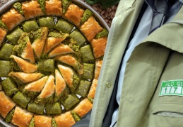 Baklava diye "gıda boyası", köfte diye "kalp" yedirmişler!