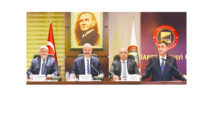 Yazılım ve yapay zekâ tabanlı üretim  alanlarında daha fazla yol almalıyız