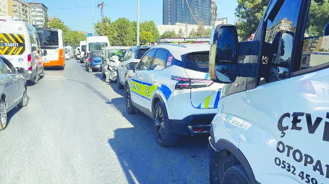 Zincirleme kazada çok sayıda yaralı var