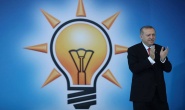 Herkese bir şey veriliyor, eşimi de vali yapmışlardı; o yüzden susuyorlar