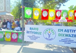 Toplumun tüm kesimlerinin barış  sürecine destek vermesini istiyoruz