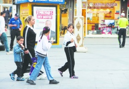 15 yaşından küçük 122, 15-17 yaş  arasında 5 bin 952 kız çocuğu doğum yaptı