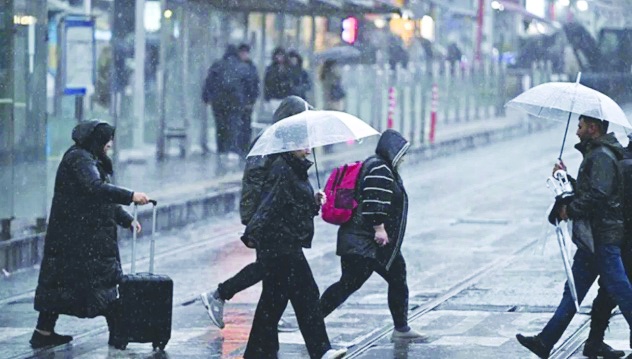 Yılın ilk yağmuru toprakla buluştu