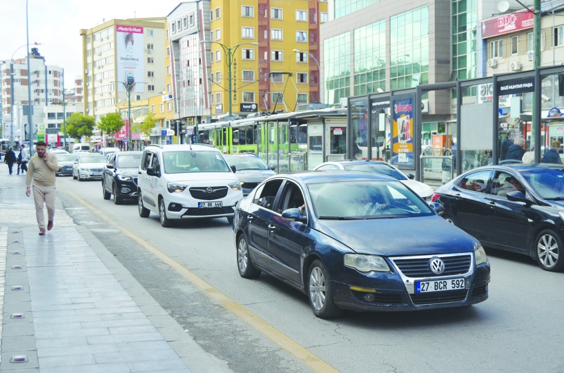 Kentte her 3 kişiye bir araç düşüyor