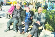 Kış soğuğunda battaniye  ve yorgan ile ısınacağız