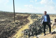 Taş dolu tarlalar ekilmediği  için üretim büyük zarar görüyor