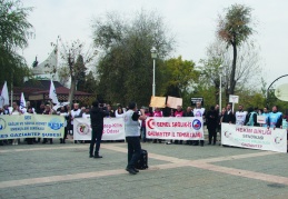 Sürecin durdurulması çalışanların  hakkını gasp eden keyfî bir tutum