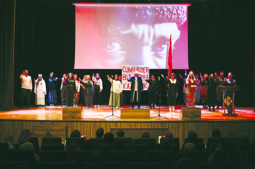 Bilimin ışığında yetişen gençler geleceğe yön verme gayretinde