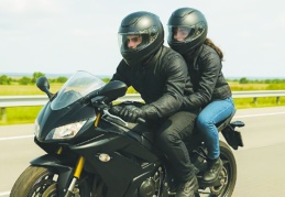 Eldiven ve gözlük gibi koruyucu ekipman zorunluluğu geldi