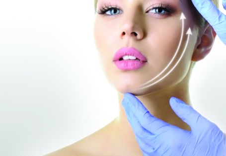 Dolgu ve benzeri medikal estetik uygulamalarını mutlaka uzman hekim yapmalı