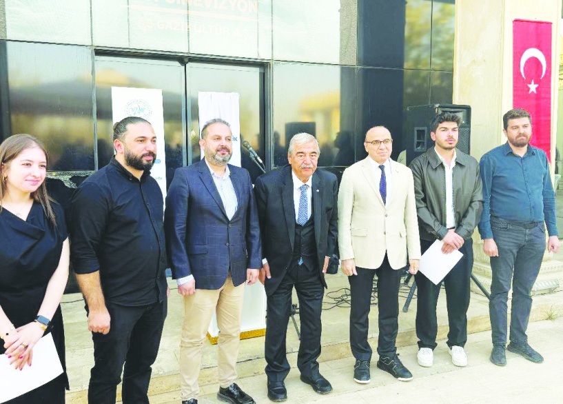 “İngilizceyi ana diliniz gibi bilmeniz yetmez, ikinci dili öğrenmelisiniz”