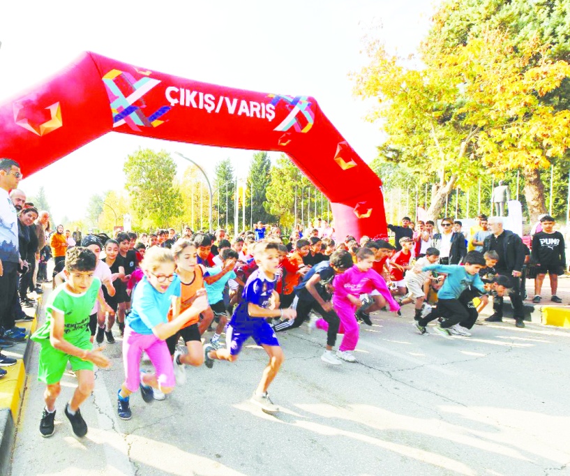 26’ıncı GAÜN Geleneksel Atatürk Koşusu yapıldı
