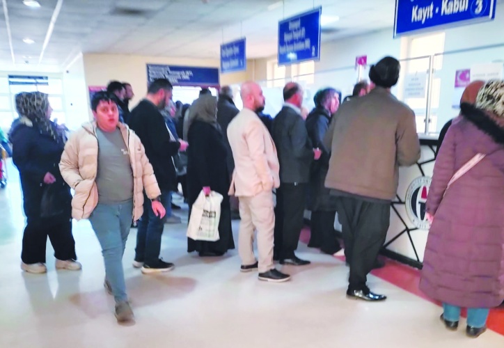 Liyakatsiz atamalar sağlık  sistemine zarar veriyor