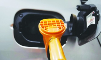 Benzine 1,30 lira zam geliyor