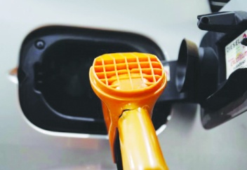 Benzine 1,30 lira zam geliyor