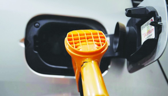 Benzine 1,30 lira zam geliyor