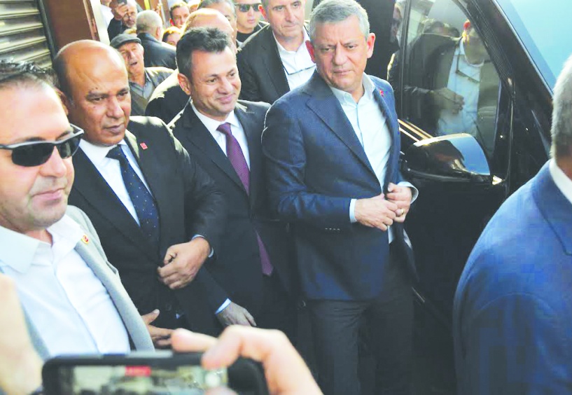 Özgür Özel, Antep'te partililerle bir araya geldi