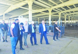 Ülke, çok ciddi anlamda  ekonomik sıkıntıdan geçiyor