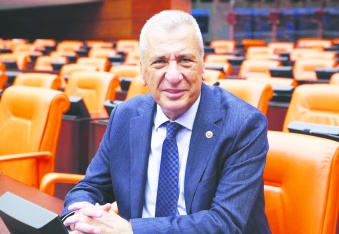 Öğretmen açığı 100 bin, atama  bekleyen 1 milyon öğretmen var