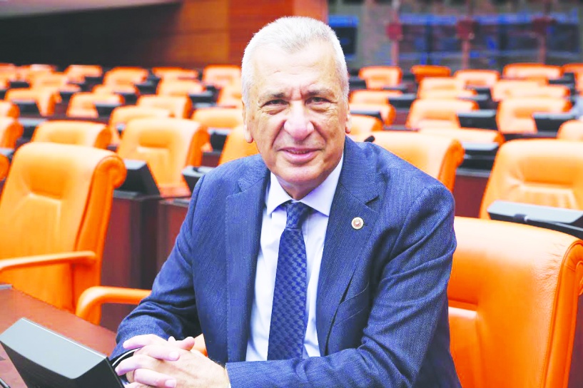 Öğretmen açığı 100 bin, atama  bekleyen 1 milyon öğretmen var