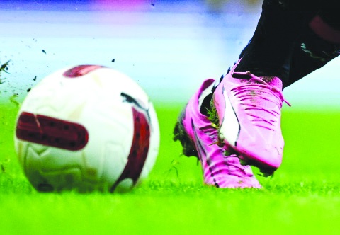 Kulüp başkanları, yorumcular ve eski hakemler de 'topta'