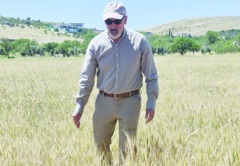 Tarlalarının hazırlığını yapan çiftçi kaygılı ve huzursuz…