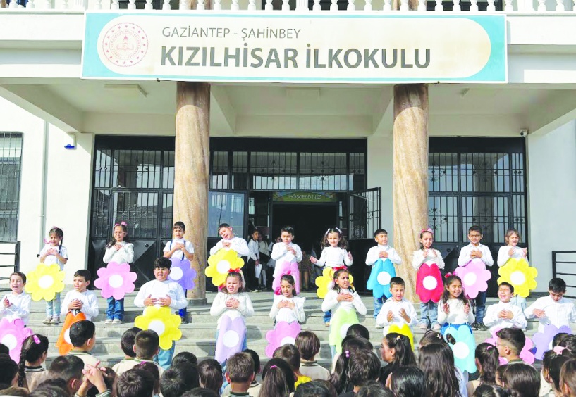 Öğretmenlerine sürpriz yaptılar