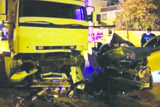 Kazada iki genç yaşamını kaybetti